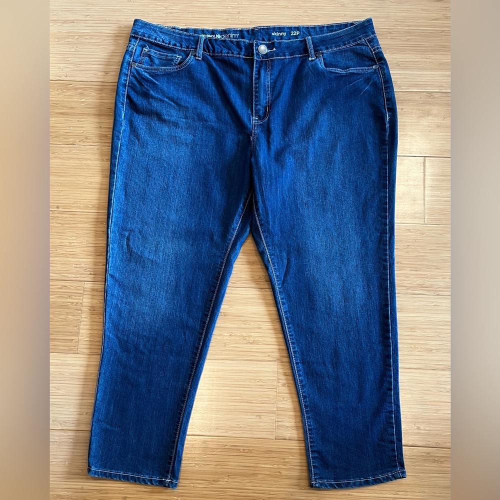 AVENUE Women’s 22P NWOT Skinny Jeans